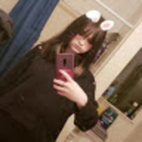 Meet your Posher, Sydnee - Picture 1 of 1